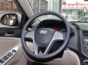 北京現代2014款瑞納 三廂