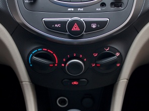 北京現代2014款瑞納 三廂