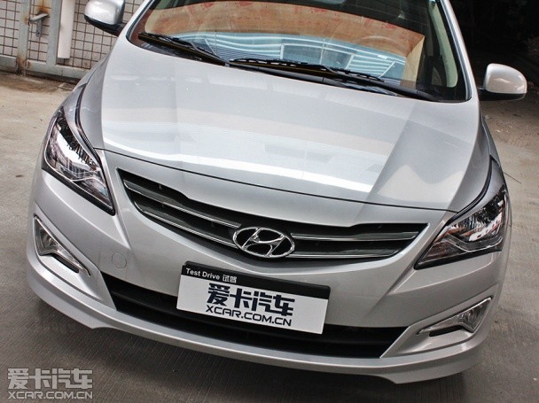 北京現(xiàn)代2014款瑞納 三廂