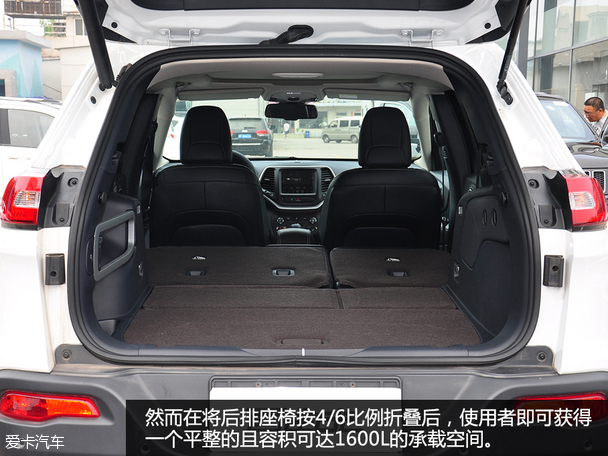 2015款Jeep自由光精英版