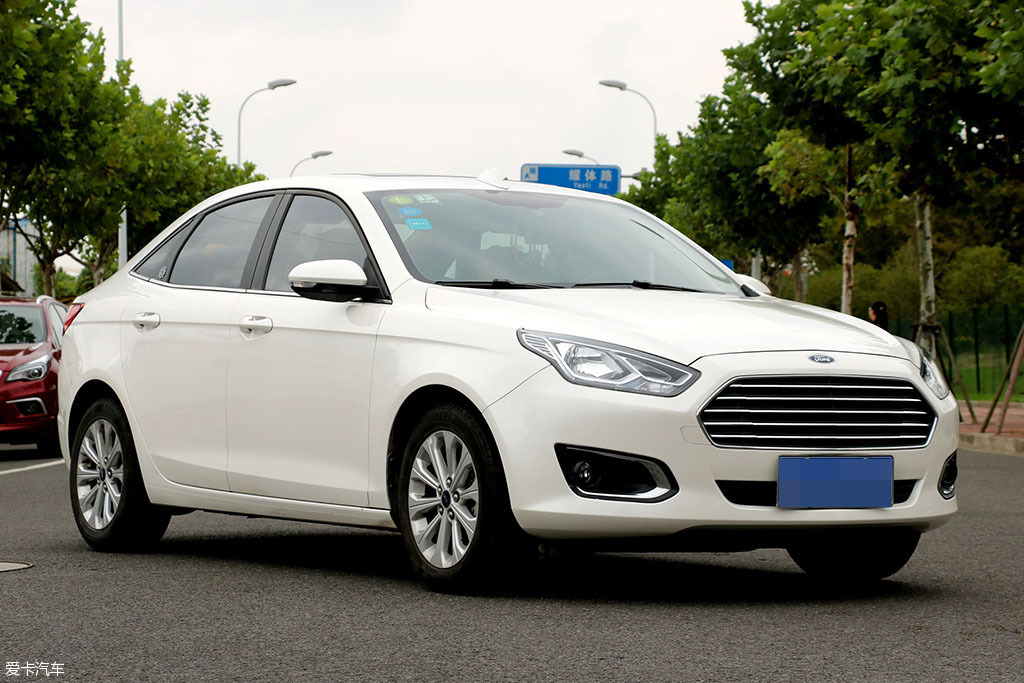 長安福特2015款福睿斯