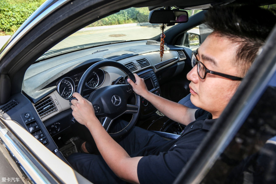 這款旅行車不一樣 奔馳R-Class車主采訪