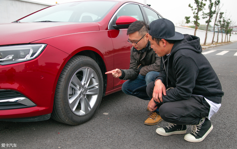 上汽通用別克2017款君威