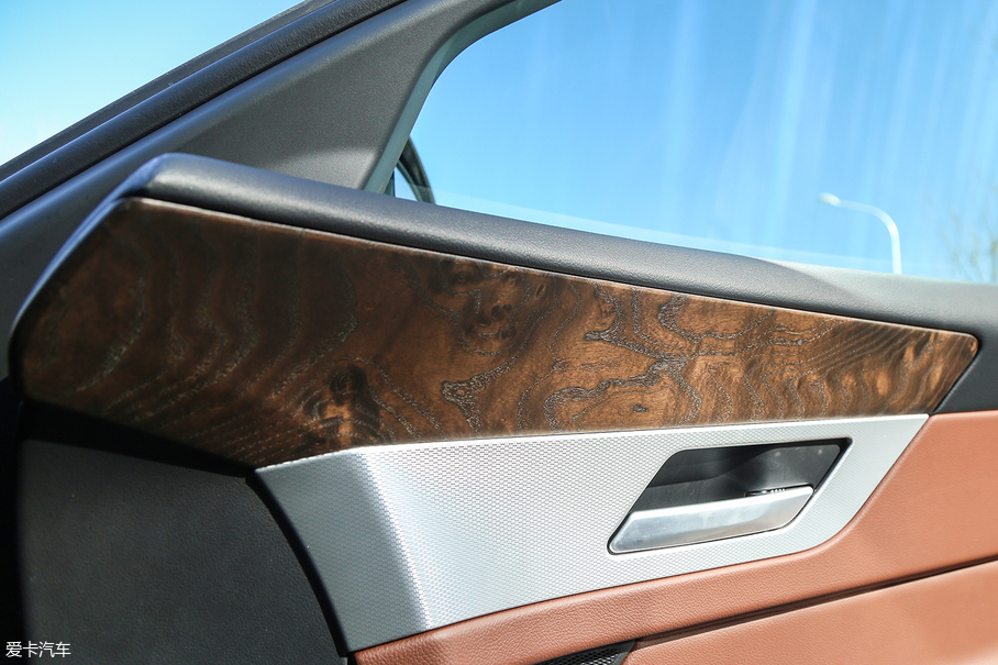 捷豹XFL長(zhǎng)測(cè)