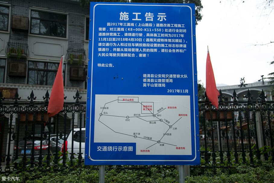 D90
