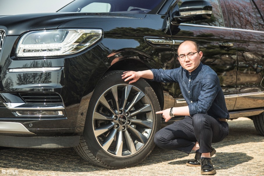 林肯領航員對比特斯拉