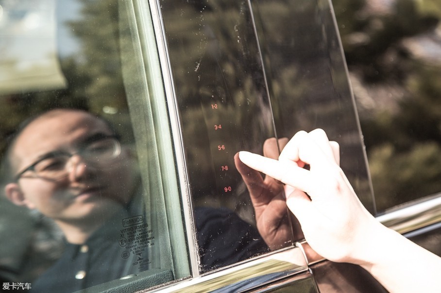 林肯領航員對比特斯拉