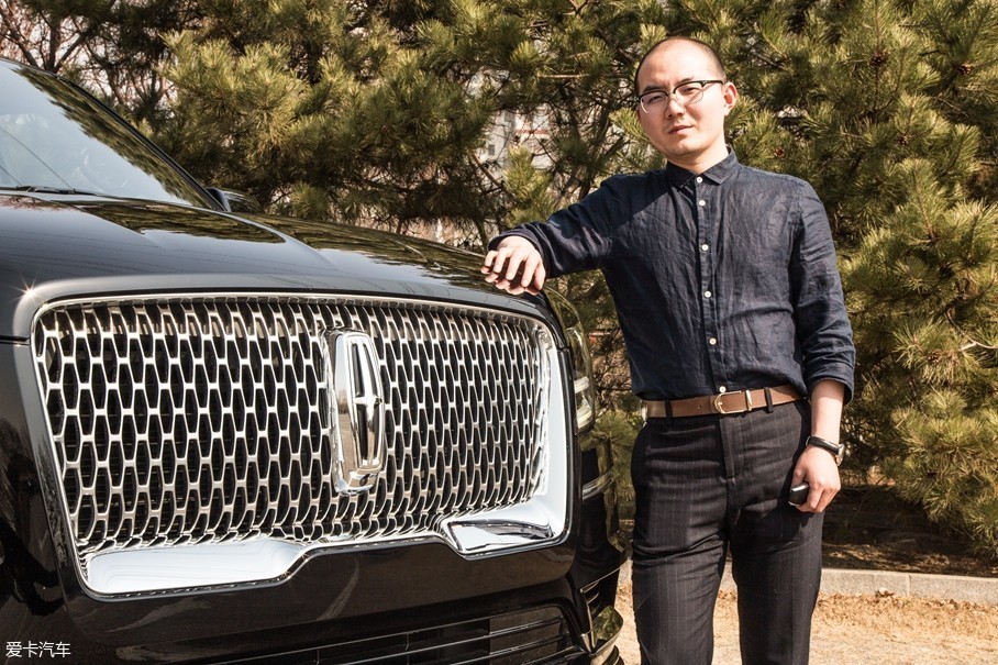 林肯領航員對比特斯拉