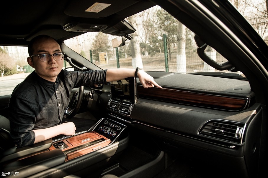 林肯領航員對比特斯拉