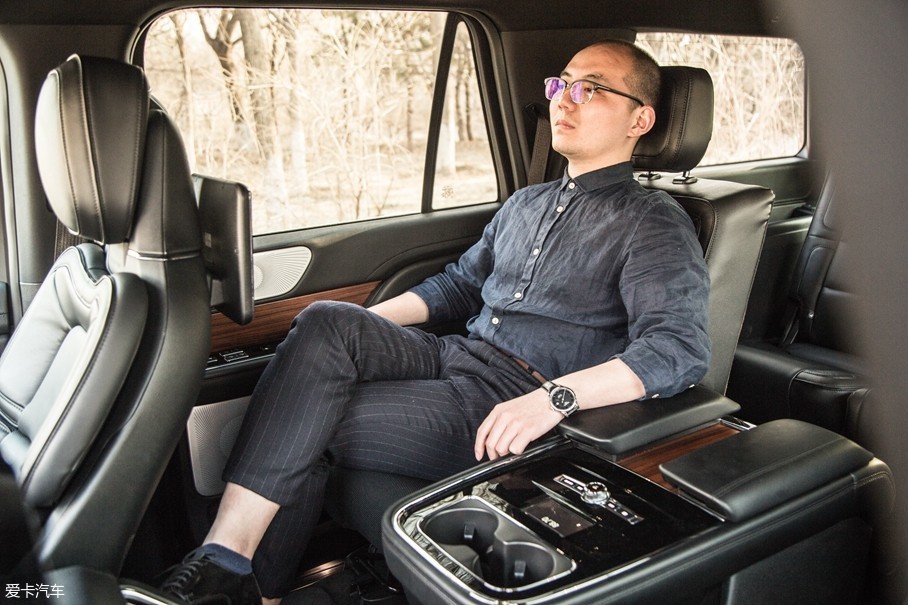 林肯領航員對比特斯拉