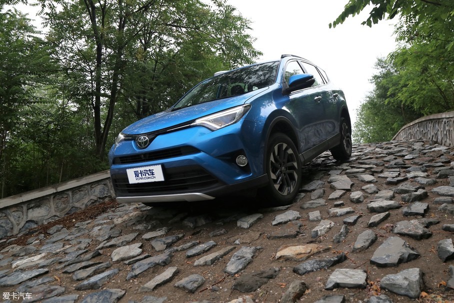 RAV4