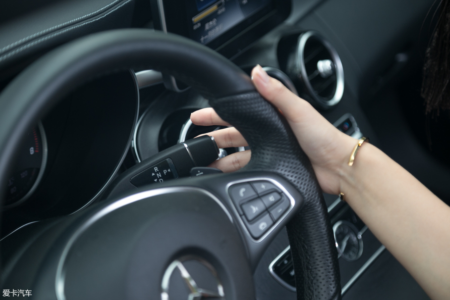 林肯；MKC；幫她選