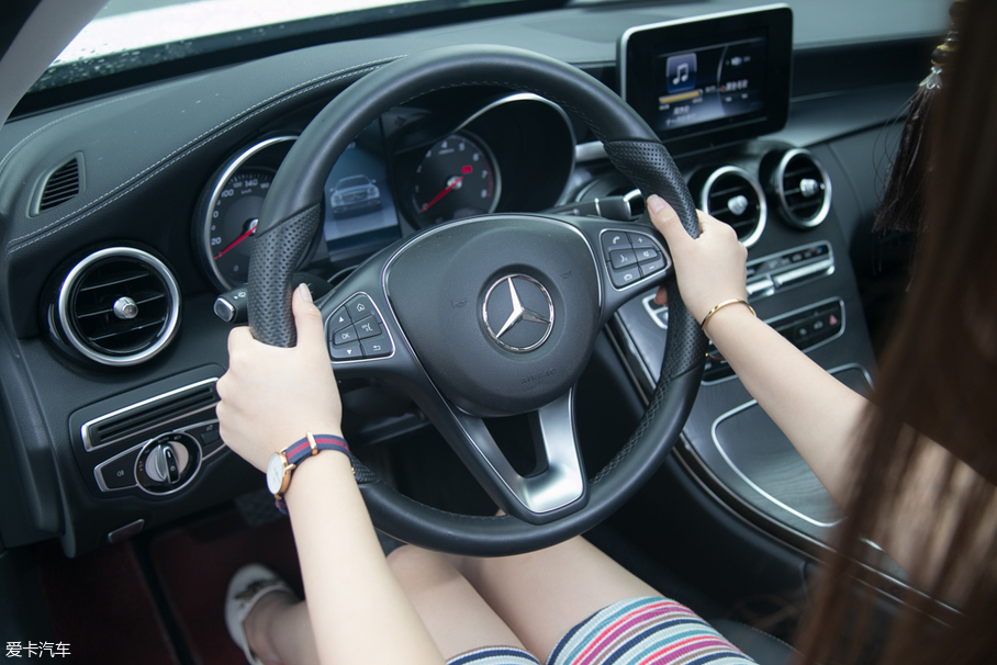 林肯；MKC；幫她選