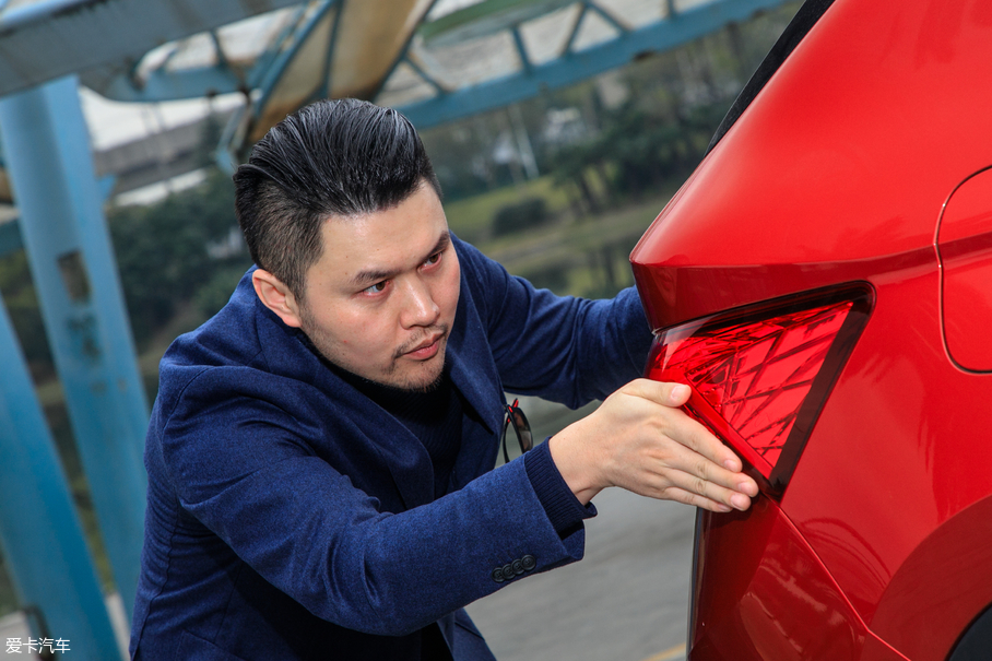 超卡聊车
