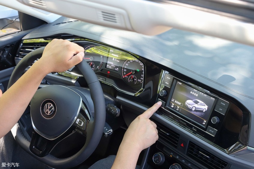 車內體驗——內飾布局