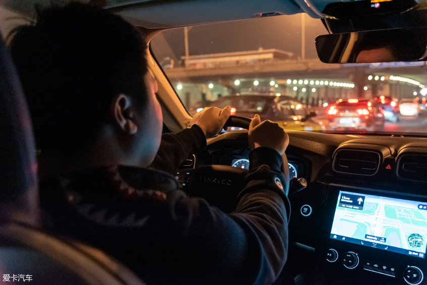感受年輕的躁動 愛卡試駕領克02高能版
