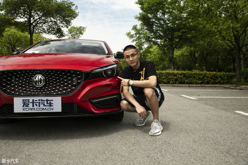 名爵2019款名爵6