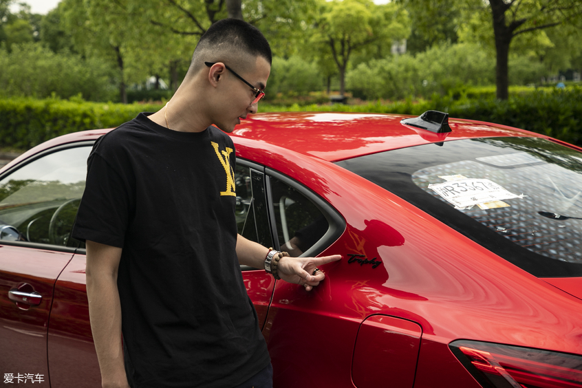 名爵2019款名爵6