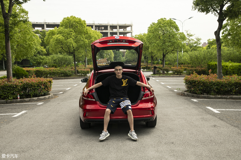 名爵2019款名爵6