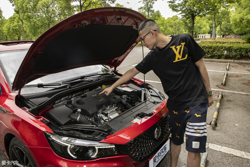 名爵2019款名爵6