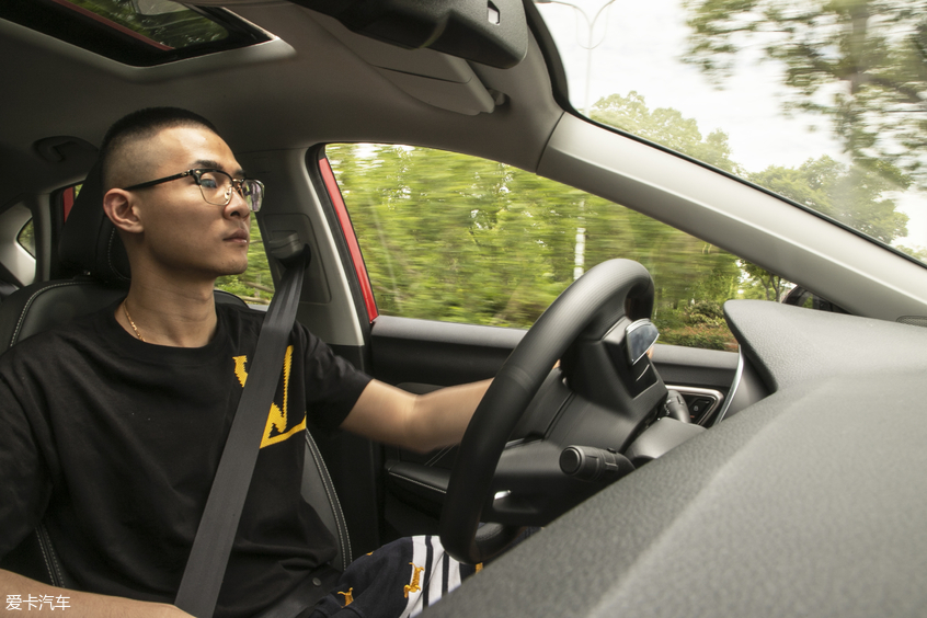 名爵2019款名爵6