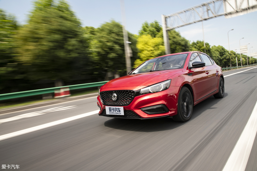 名爵2019款名爵6