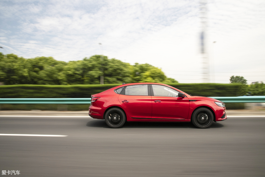 名爵2019款名爵6