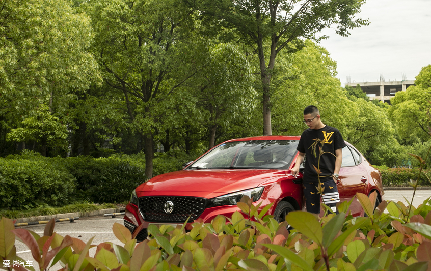 名爵2019款名爵6