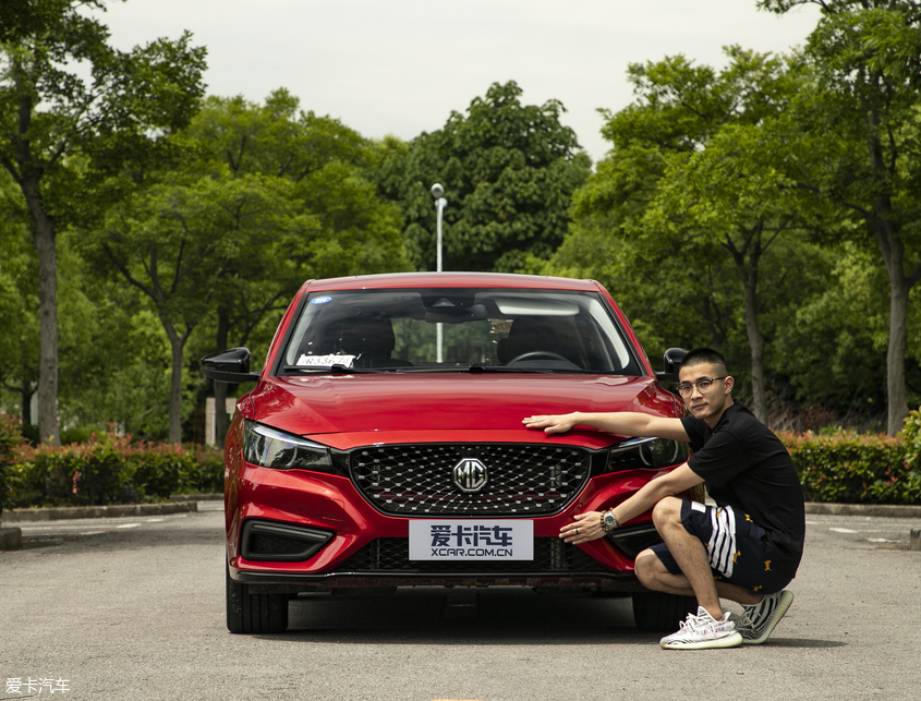 名爵2019款名爵6