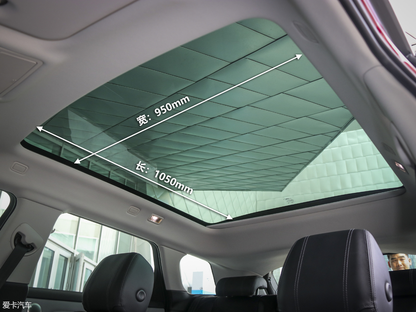 全新攬勝極光內(nèi)飾