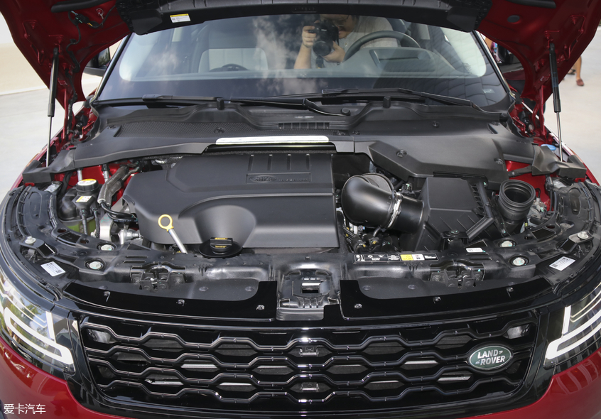 全新攬勝極光動力系統