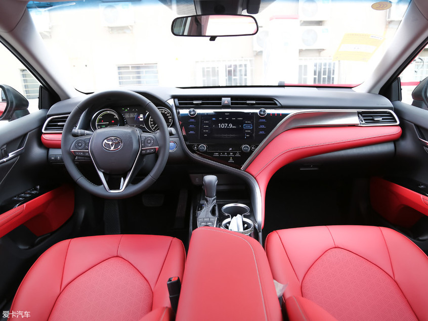 日系三強：凱美瑞內飾