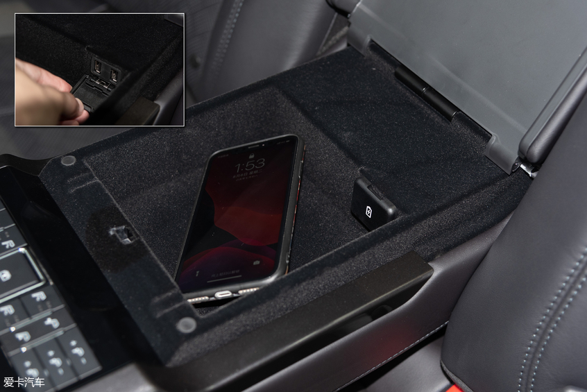 新款福特金牛座：后排USB接口