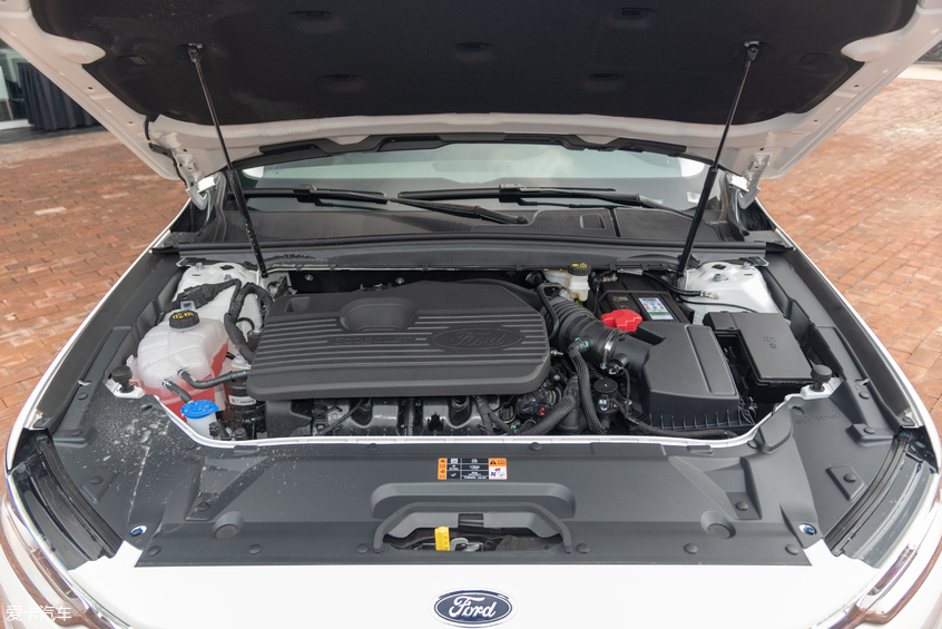 新款福特金牛座：發動機