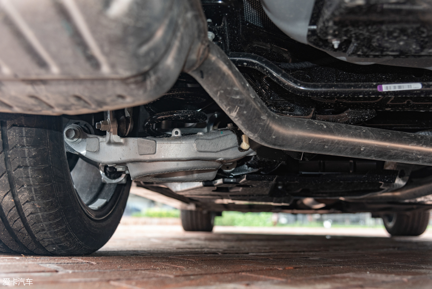 新款福特金牛座：懸掛