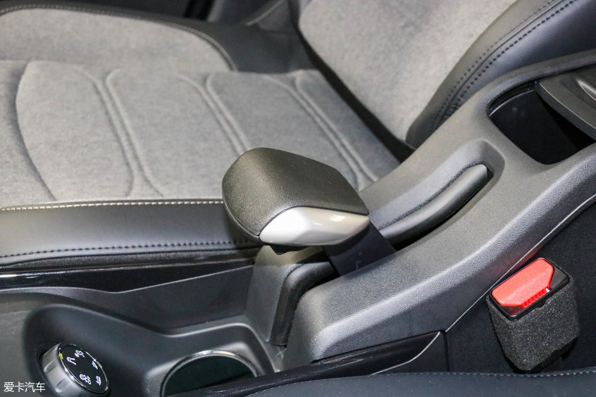 實拍雪鐵龍C3-XR 更萌更精致的法系SUV