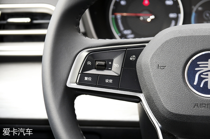 全新比亞迪秦EV：內飾