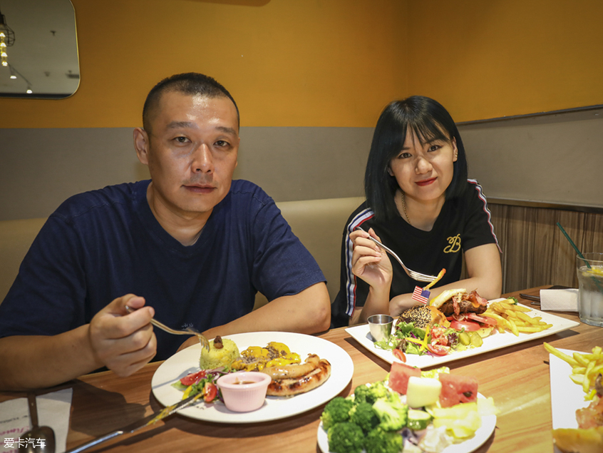 帮TA选：准车主合影