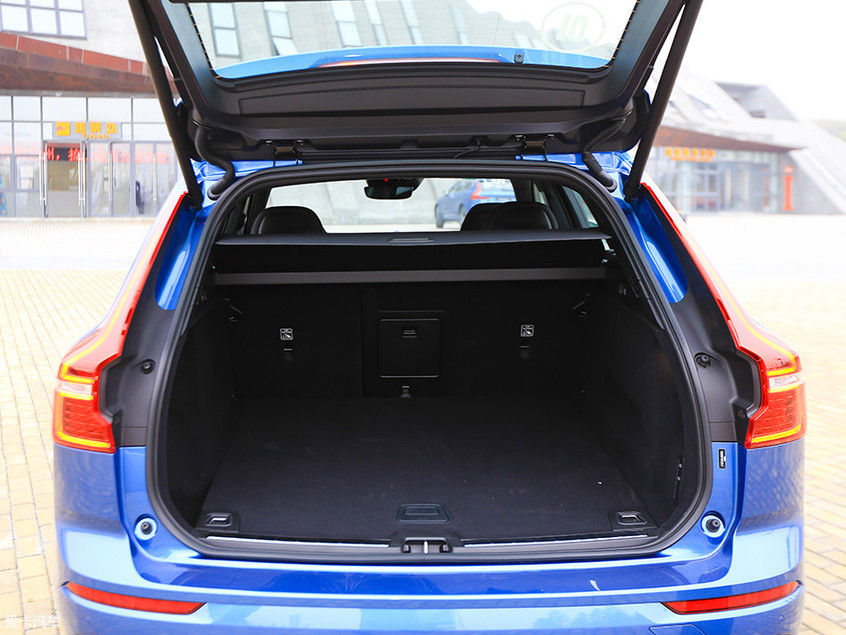 沃爾沃XC60對比奧迪Q5L 中型SUV誰更強