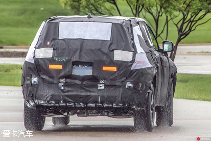 奔馳C級內飾變這樣？ 近期新車諜照匯總