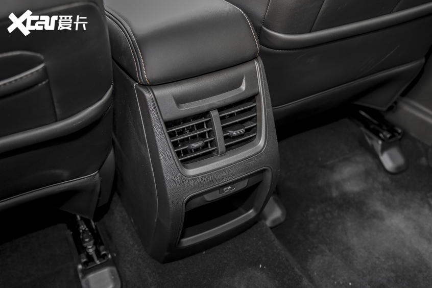 愛卡實(shí)拍寶駿360 CVT版 載人拉貨兩不誤