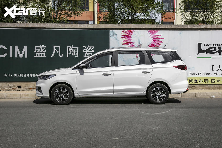 愛卡實拍寶駿360 CVT版 載人拉貨兩不誤