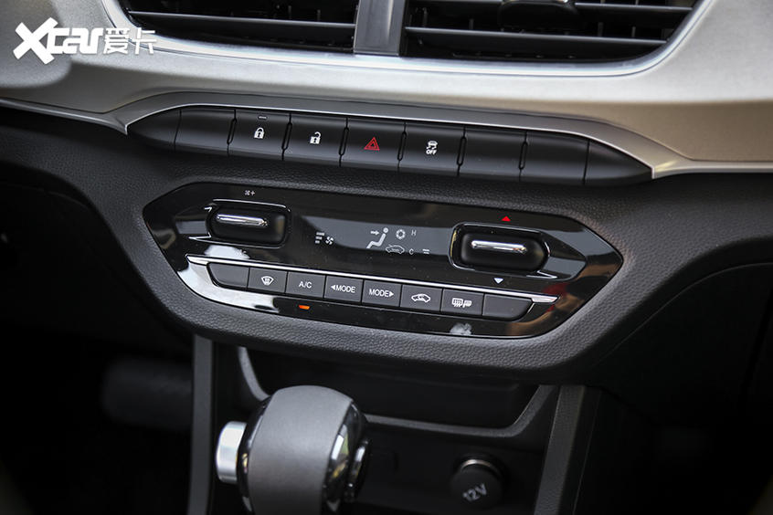 愛卡實(shí)拍寶駿360 CVT版 載人拉貨兩不誤