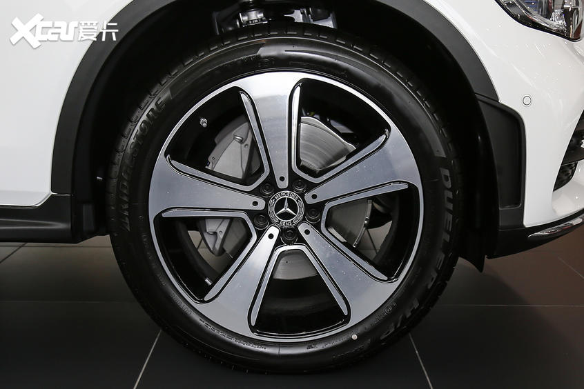 選轎車還是選SUV