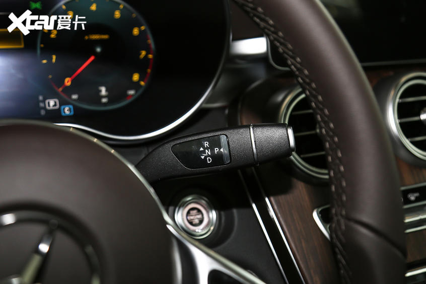 選轎車還是選SUV