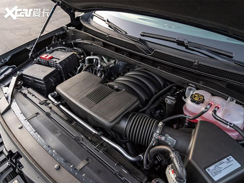 實拍凱迪拉克凱雷德長軸版 大佬新標配