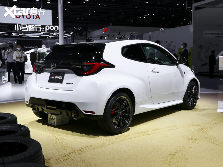 丰田YARiS sport,丰田yariscross 丰田gr yaris配备了国内并未引进的18英寸米其林pilot sport 4s轮胎