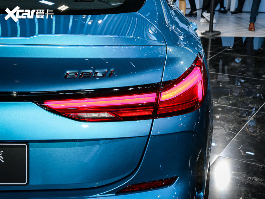 實拍BMW 2系四門轎跑車