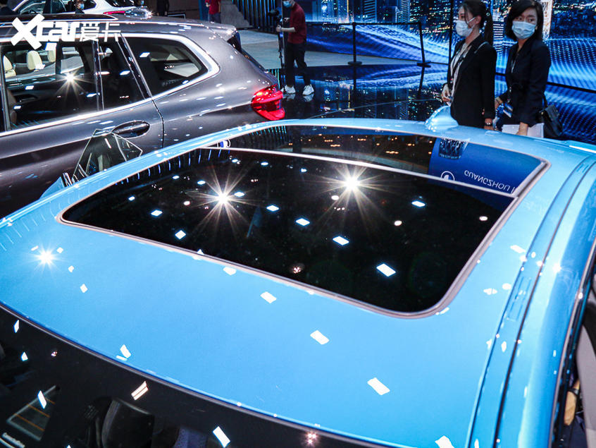 實拍BMW 2系四門轎跑車