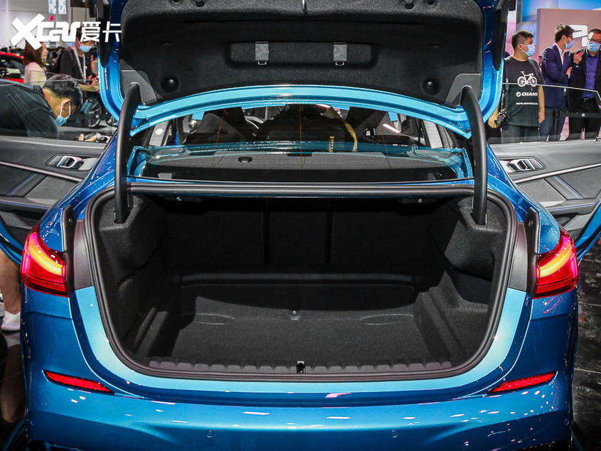 實拍BMW 2系四門轎跑車